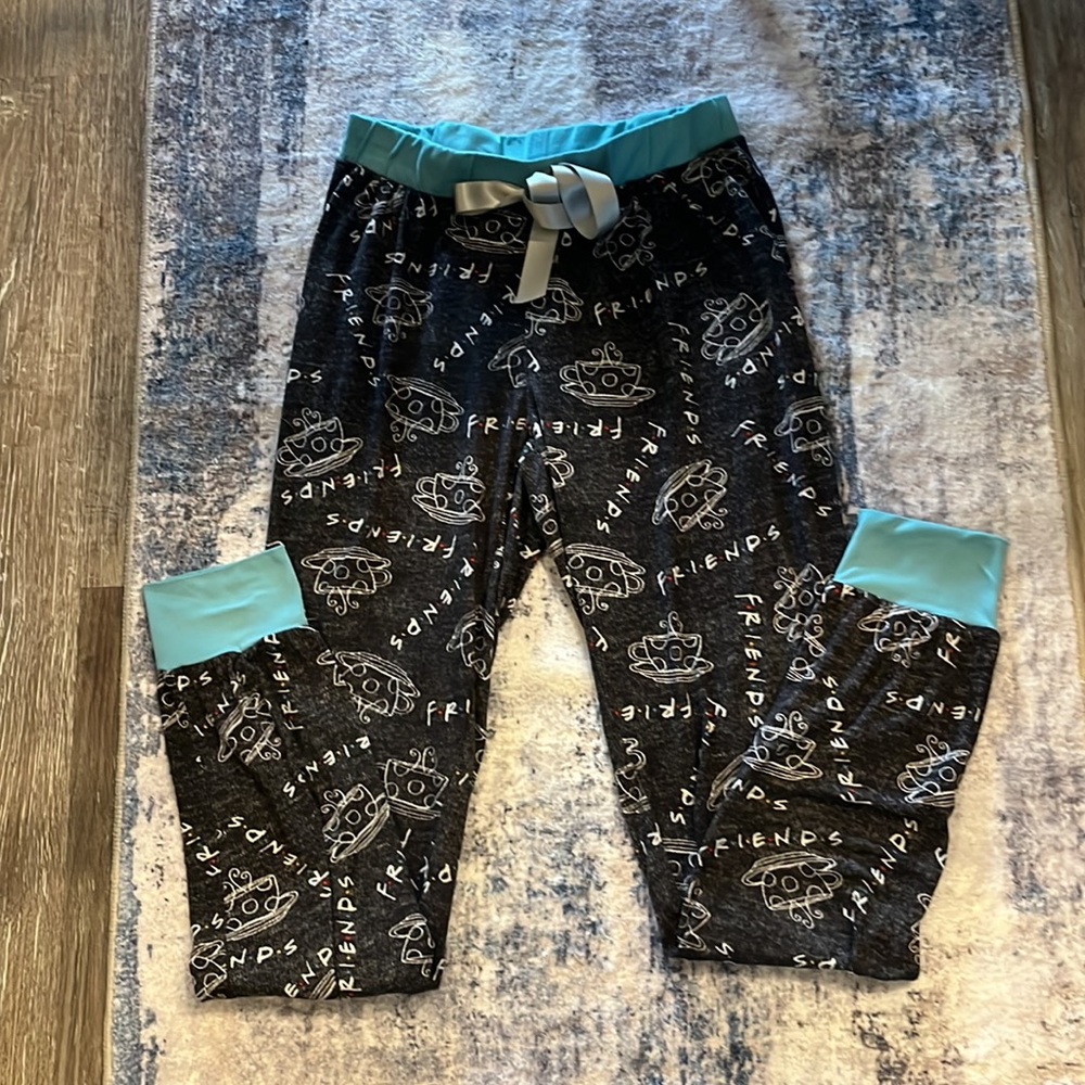 Friends PJ's - Picture 4 of 5